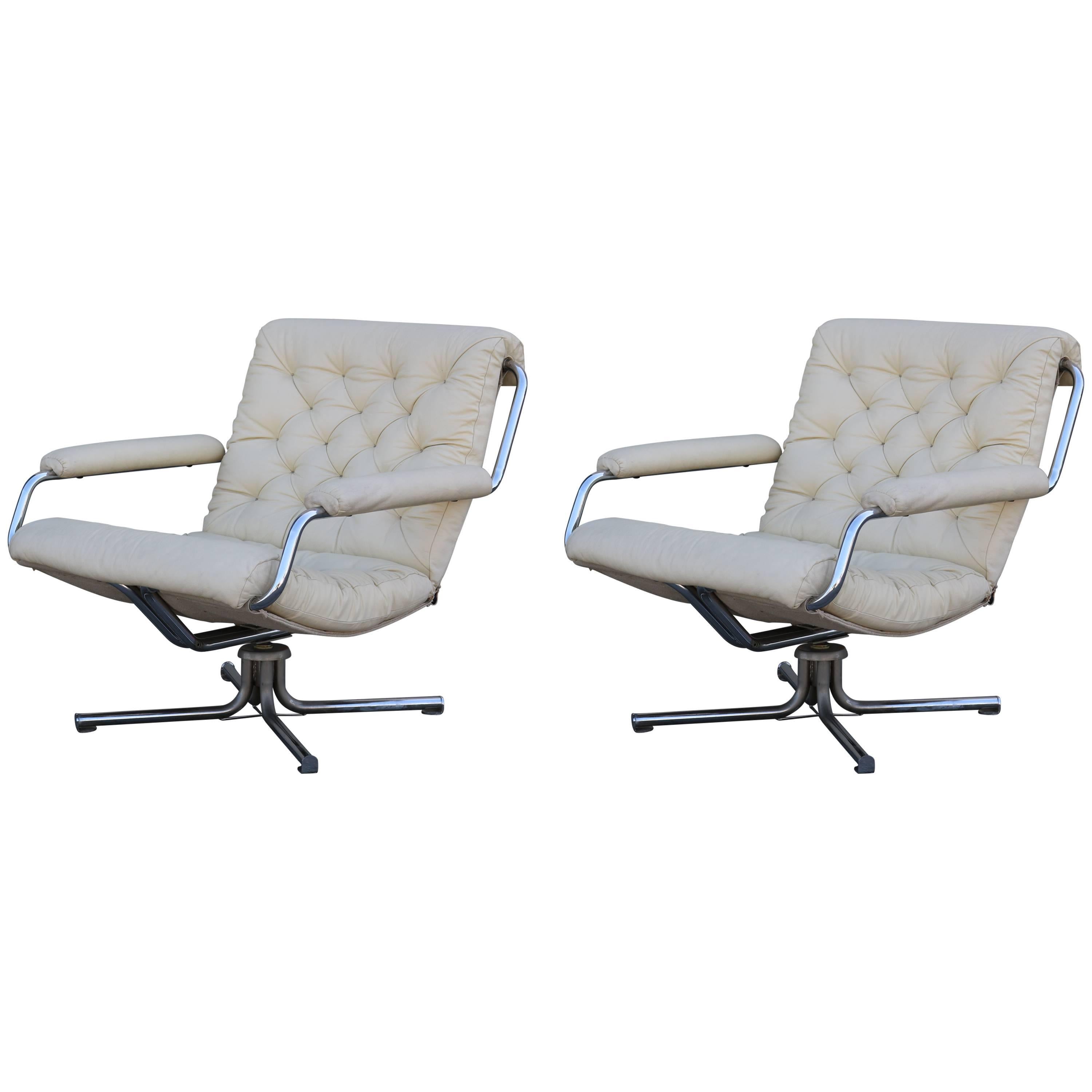 Pair of Cream Tufted Leather and Chrome 1970s Swivel Chairs