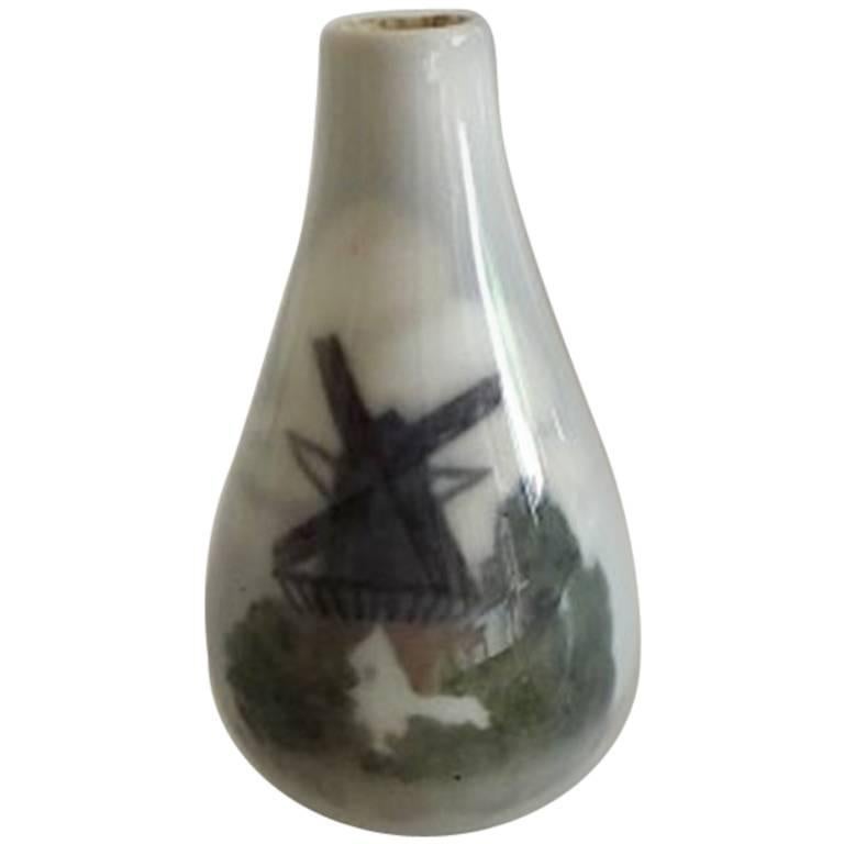 Bing & Grondahl Miniature Vase #155 For Sale