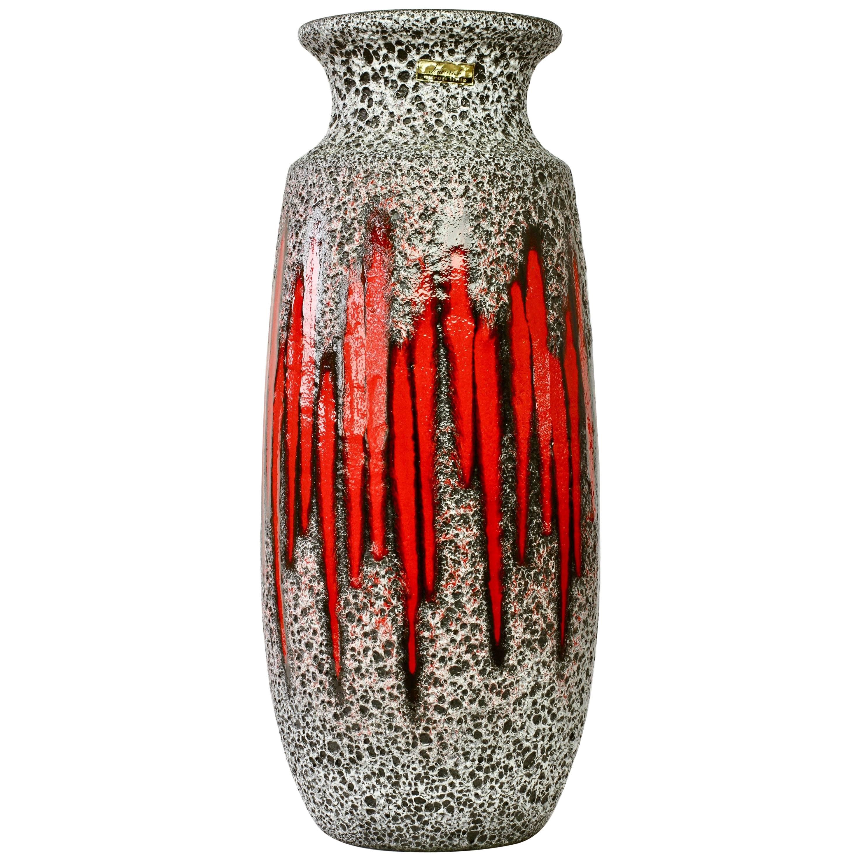 Hohe Mitte des Jahrhunderts Westdeutsche Keramik Rot gestreifte Vase Lava Glasur von Scheurich