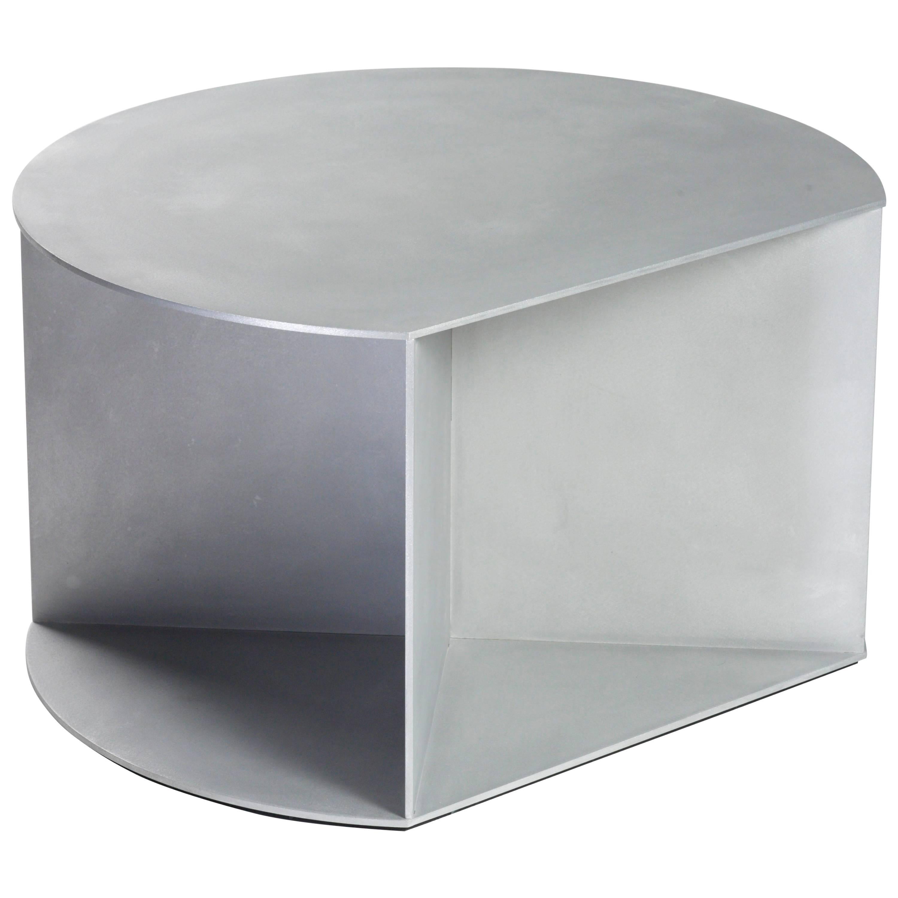 Großer D-Couchtisch aus gewachstem und poliertem Aluminiumblech von Jonathan Nesci im Angebot