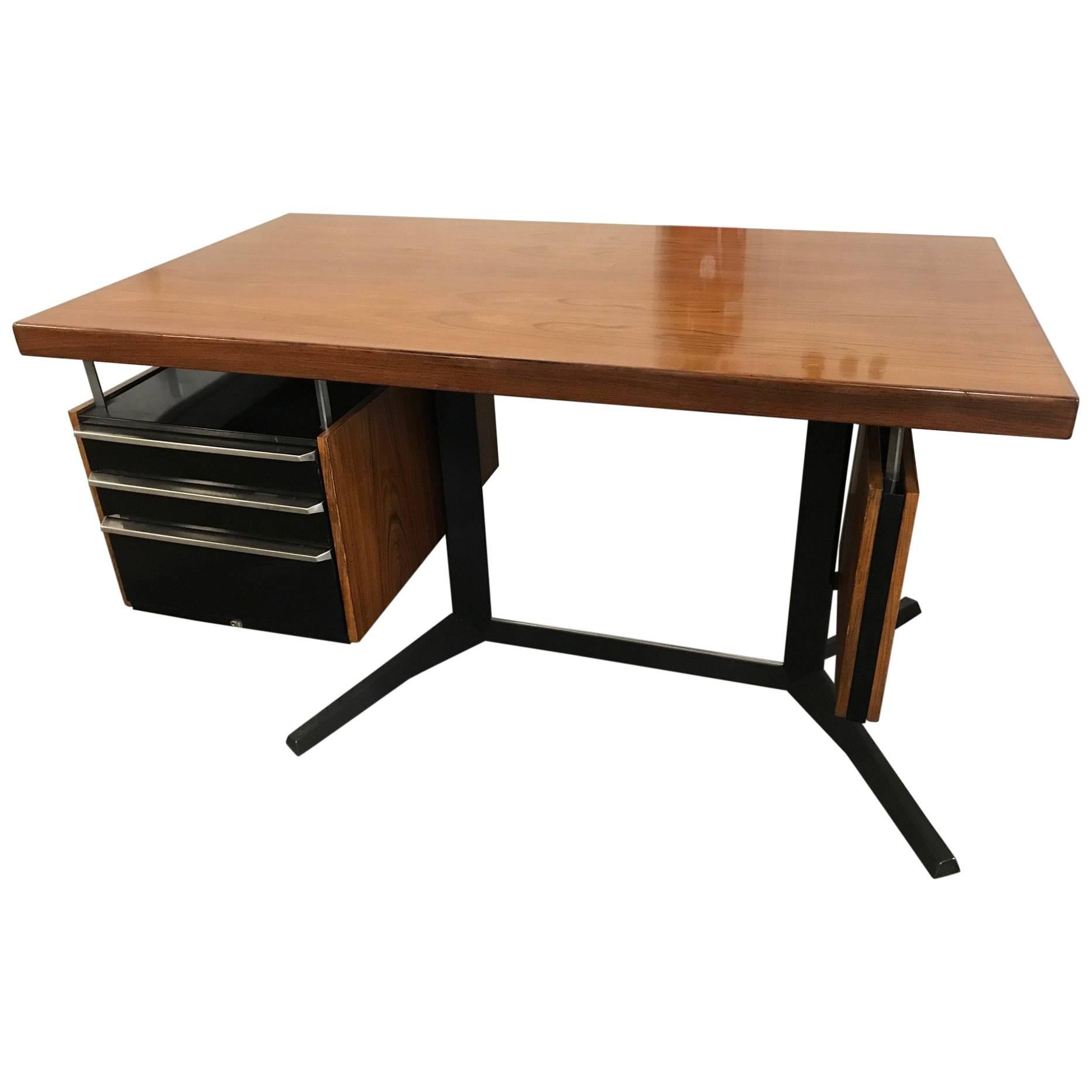 "Linha Cortez" Desk by Daciano da Costa, Portugal, 1960s For Sale