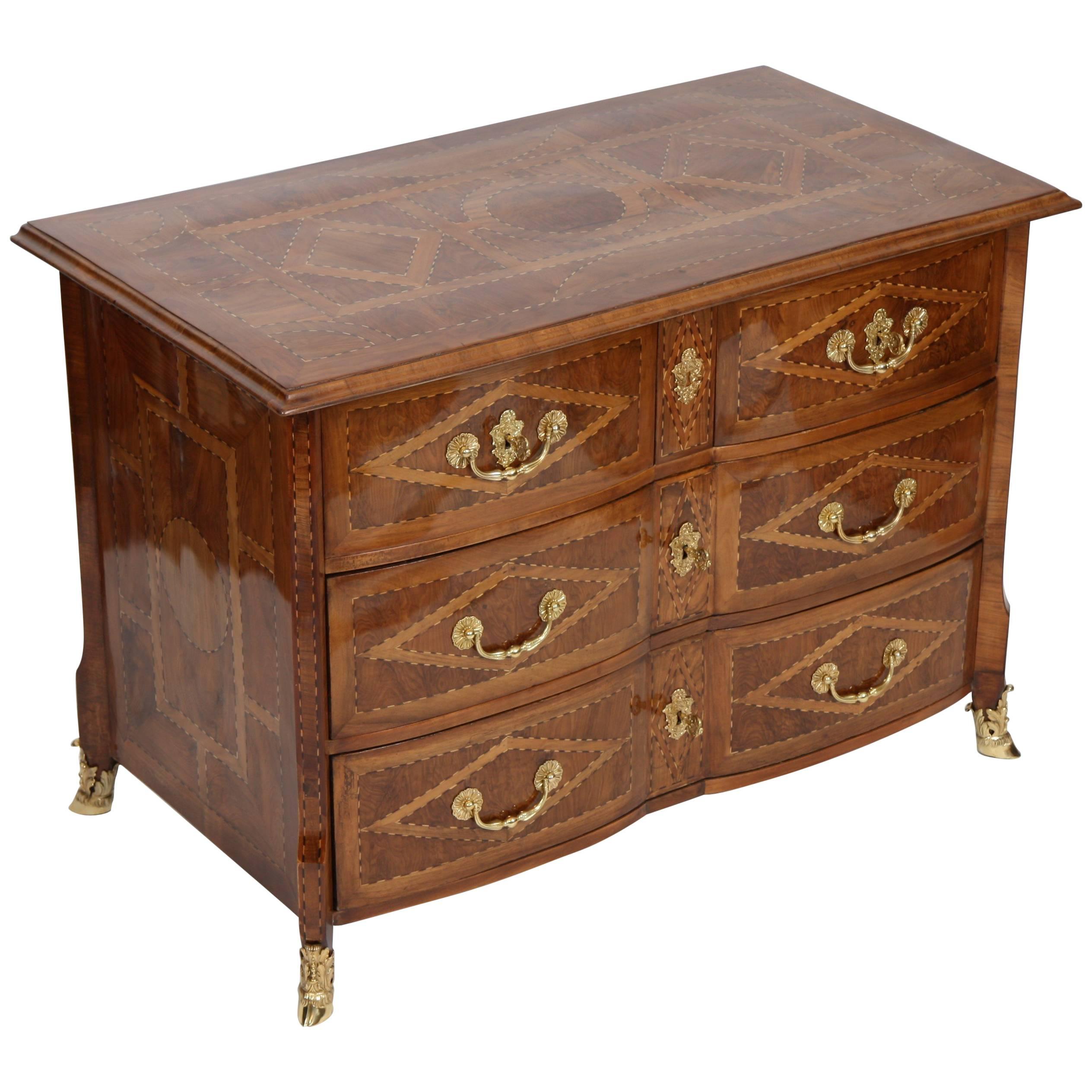 Louis XIV "Mazarine" Chest of Drawers by Thomas Hache, ‘1664-13 Mars 1747’ For Sale