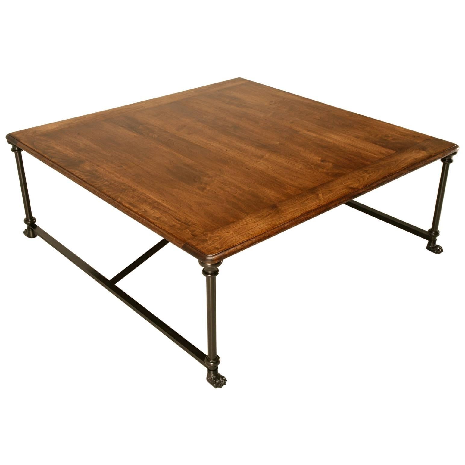 Table basse en acier et bronze massif, pieds en pattes de laiton, n'importe quelle taille ou finition