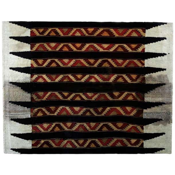 Pre-Columbian Inca Complete Uncu Textile, Peru 1300-1500 AD, Ex Guillot ...