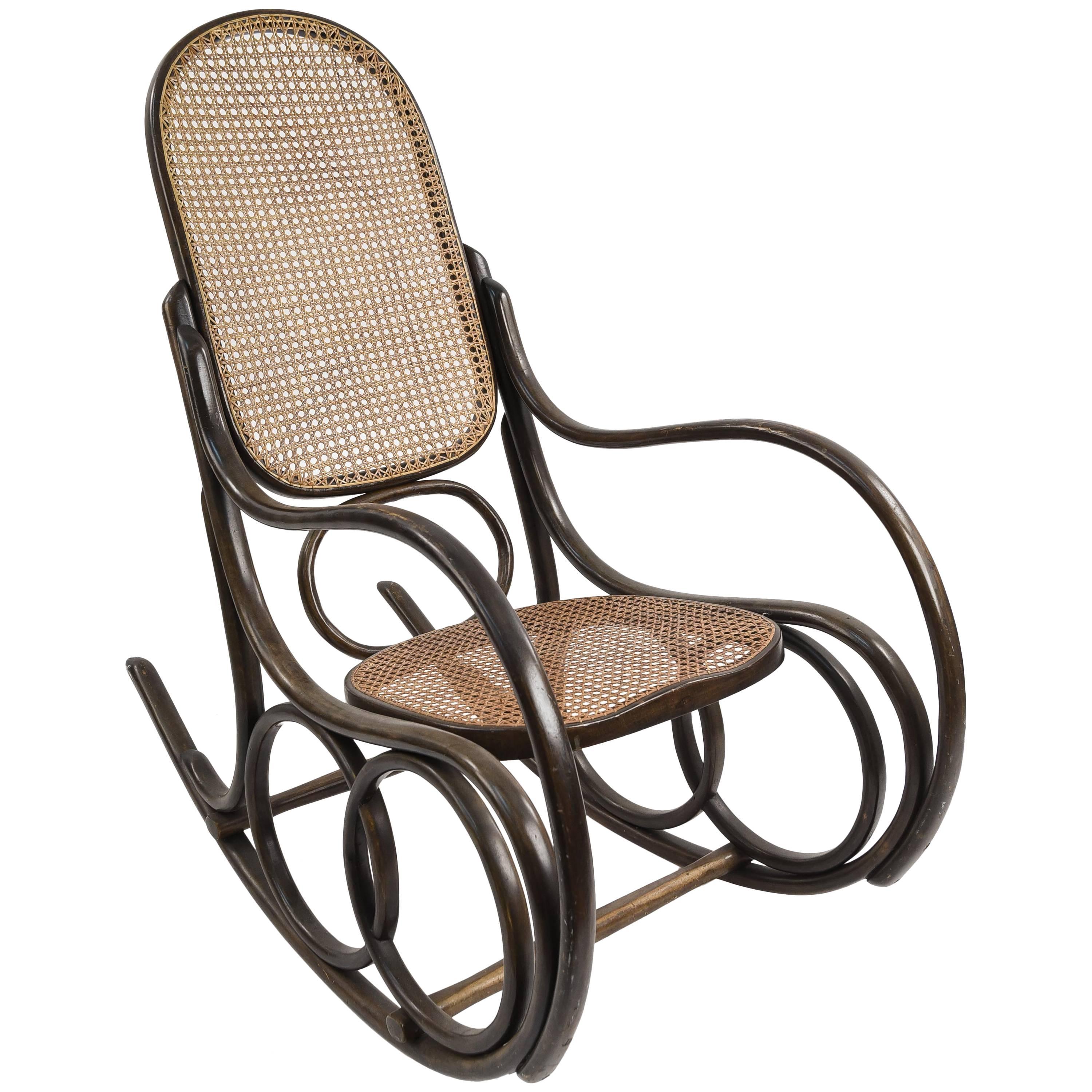 Thonet Rocking Chair in Bentwood and Cane