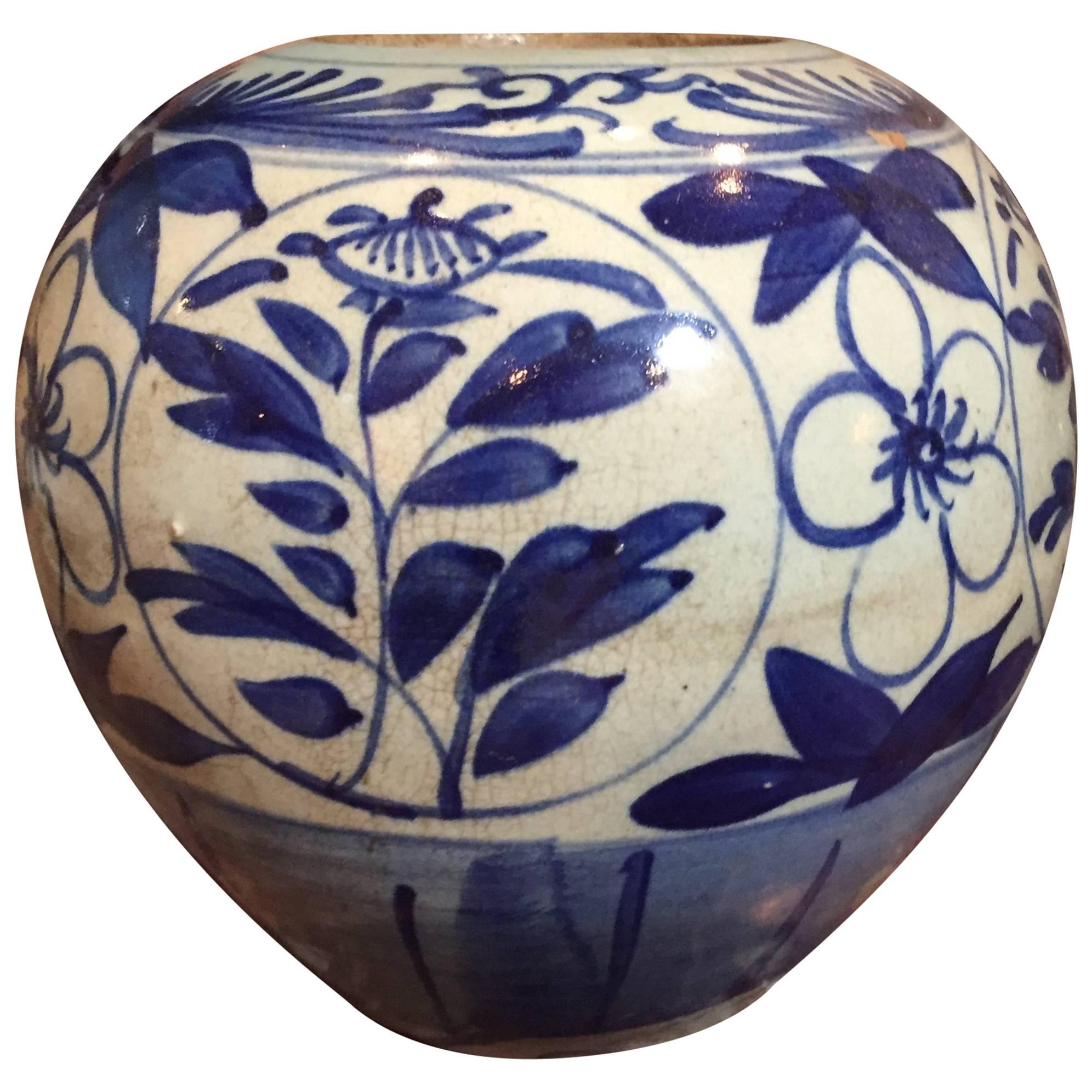 Blaue und weiße Vintage-Vase im Angebot