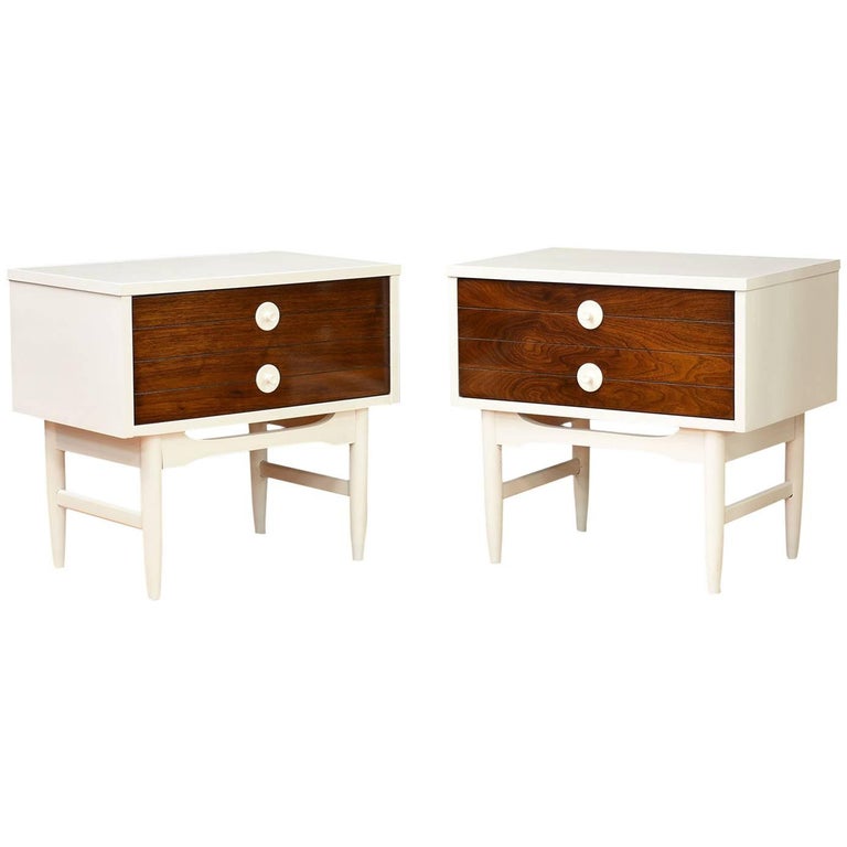 Pair of MidCentury Modern Style Nightstands at 1stdibs