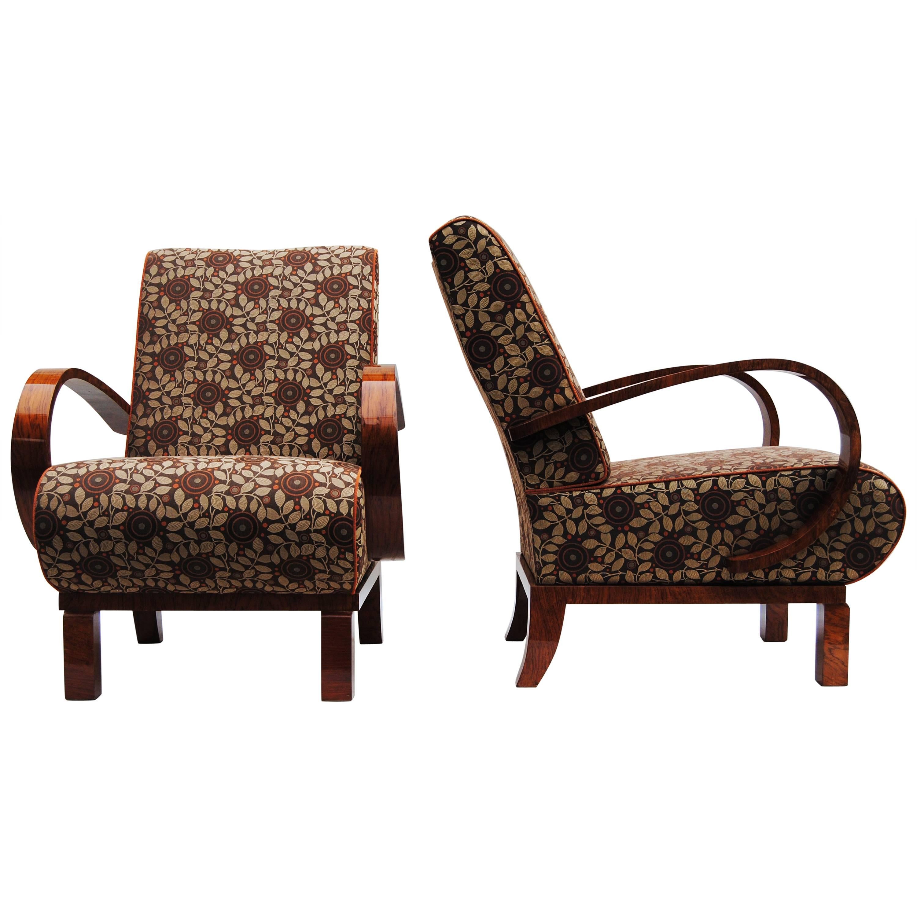 Ein komplett restauriertes Paar Art-Déco-Sessel, neu gepolstert, hochglänzend