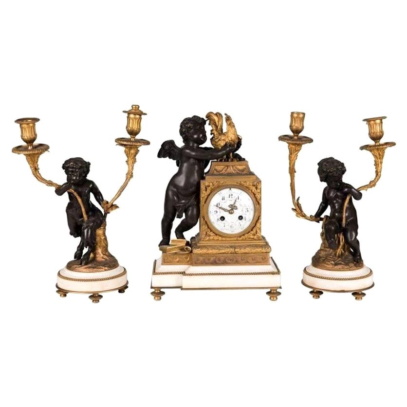 Horloge de table française des années 1800 de style Luis XVI avec anges