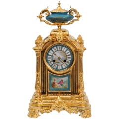 Pendule de boudoir en porcelaine de Sèvres et ormeau par Le Roy Et Fils:: Paris
