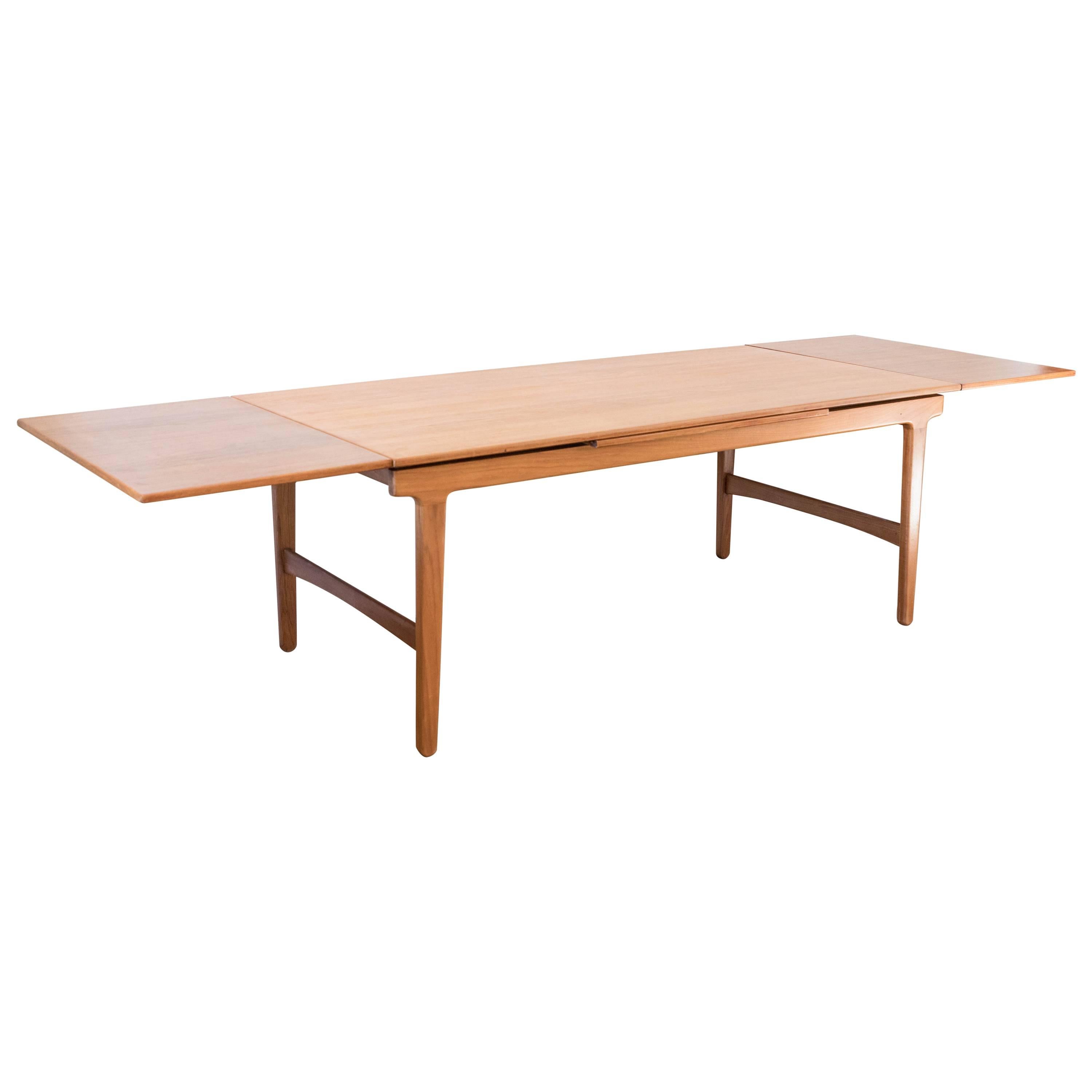 Danish expandable dining table For Sale