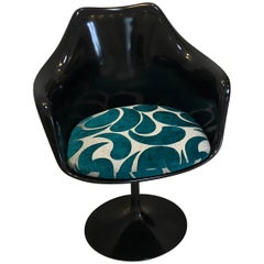 Tulip Chair by Eero Saarinen