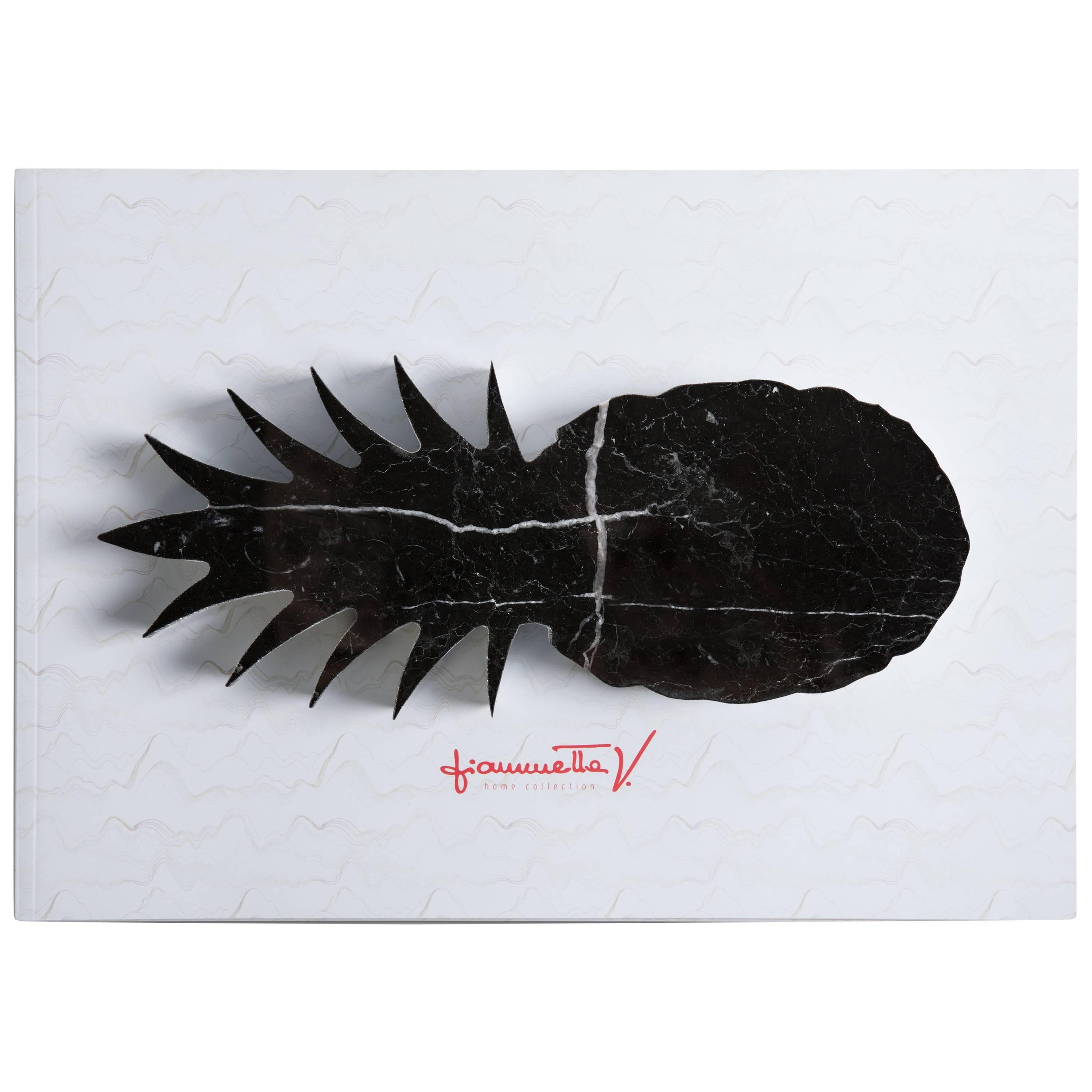 Handgefertigter Briefbeschwerer aus schwarzem Marquina-Marmor mit Ananasform, handgefertigt im Angebot