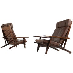 Pair of 1960s Hans J. Wegner Lounge Easy Chairs Mod. GE 375 Oak Leather Getama