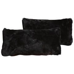 Maßgefertigtes Lumbar-Kissen aus echtem schwarzem Shearling