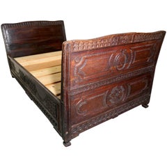 Antique 19th Century Carved Oak Day Bed or Ships Sleigh Bed