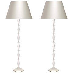 Coppia di lampade da terra in cristallo di rocca intagliato a forma di diamante