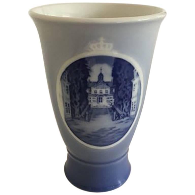 Royal Copenhagen 1937 Rundskue Vase For Sale