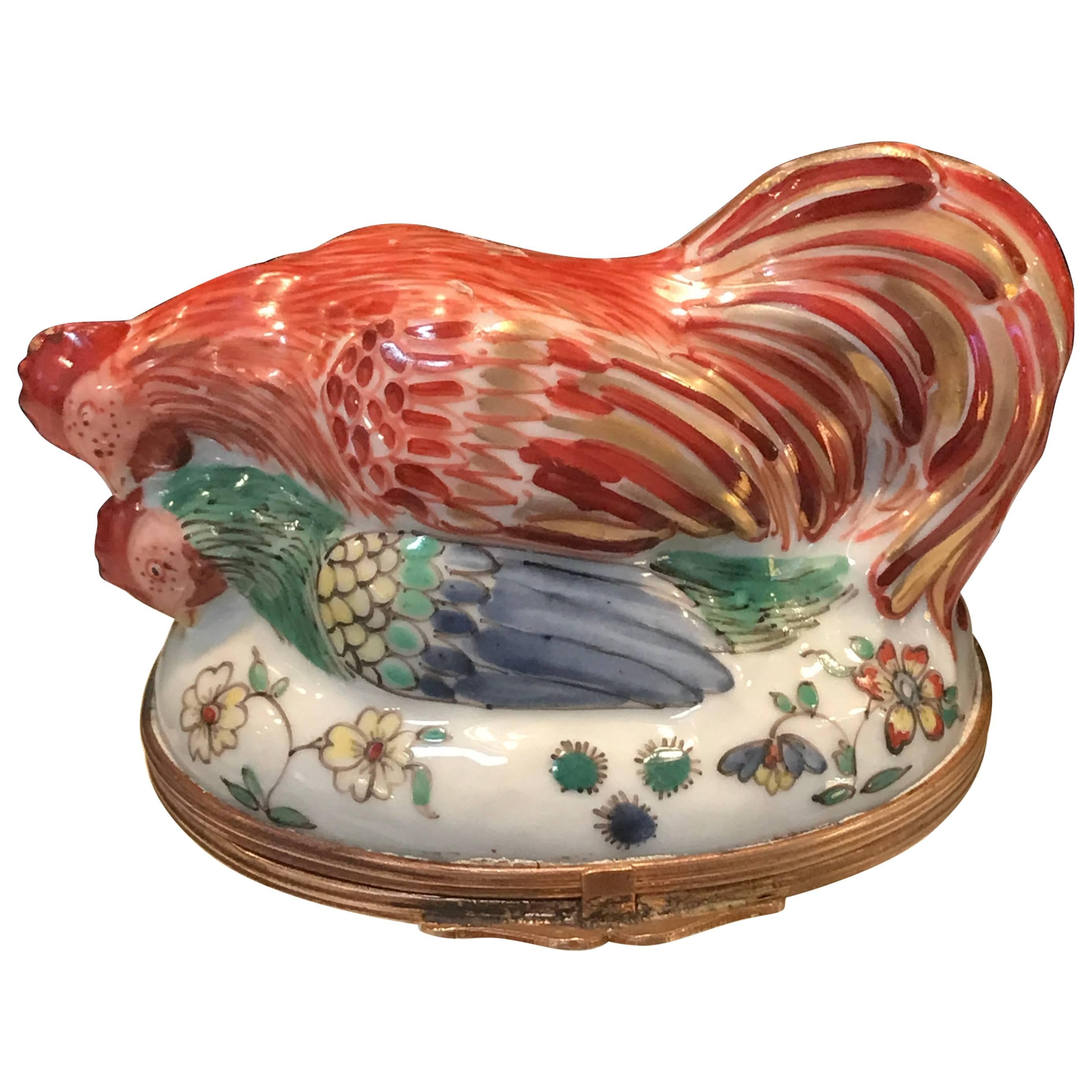 St. Cloud Style Hen and Chicken Snuff Box by Samson For Sale