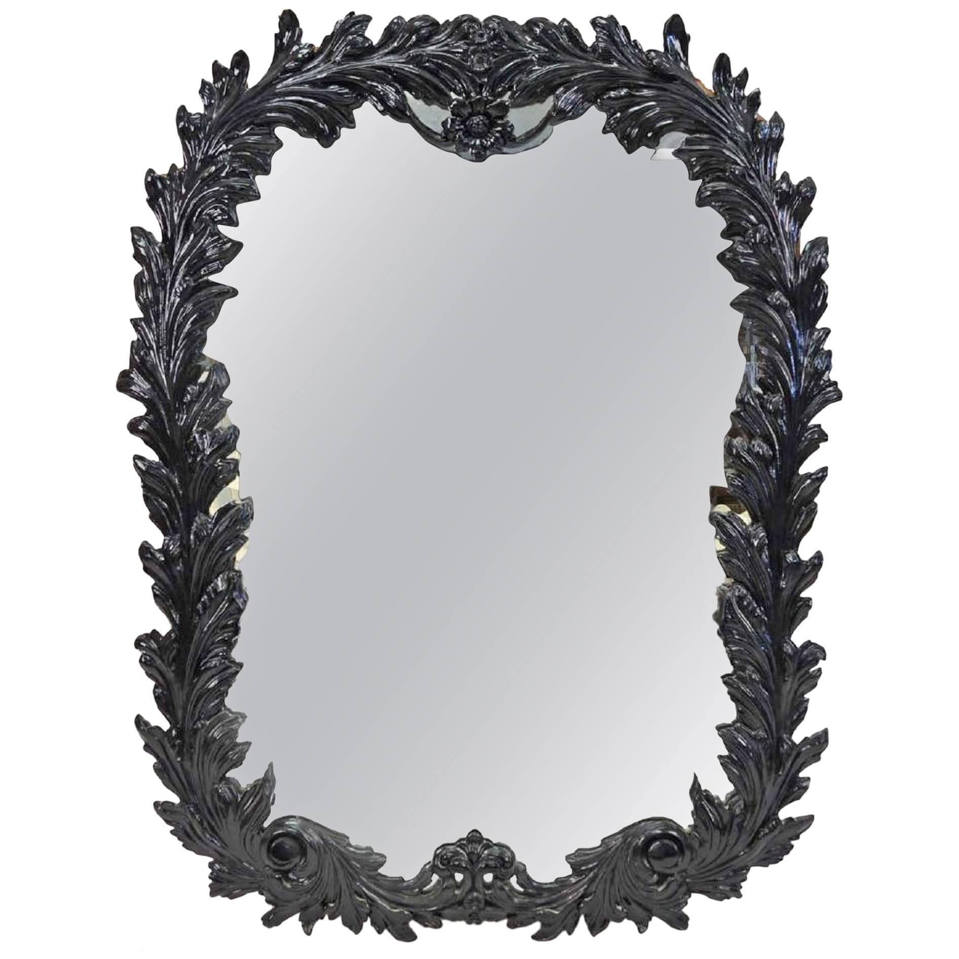 Grand miroir laqué noir de style Hollywood Regency