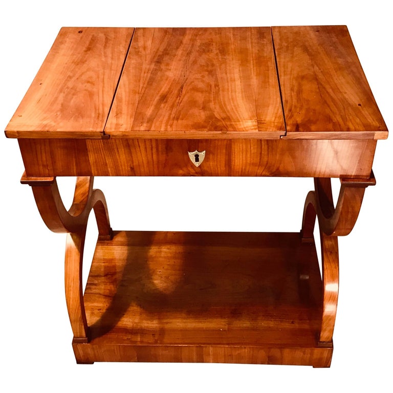 Biedermeier Sewingor Working Table, Munich, 18101820, cherry wood For