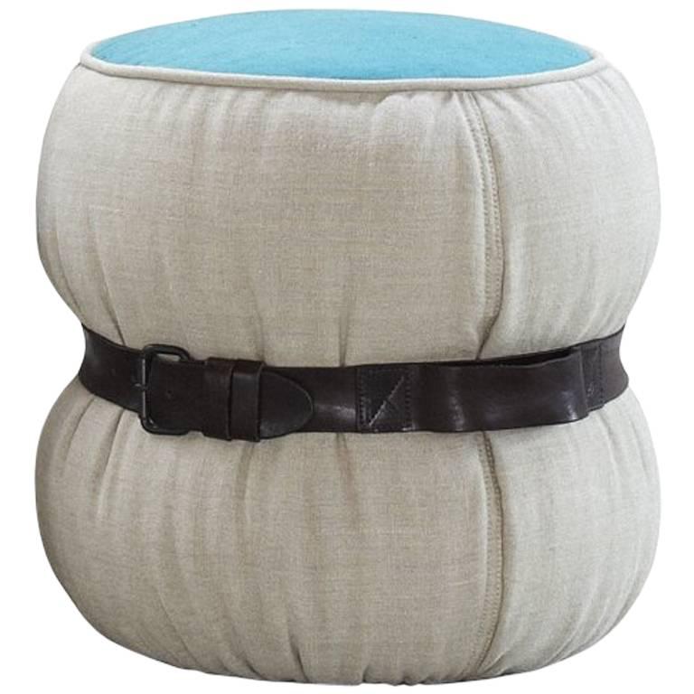Puf de fibra "Chubby Chic" con cinturón en piel marrón oscuro by Moroso for Diesel