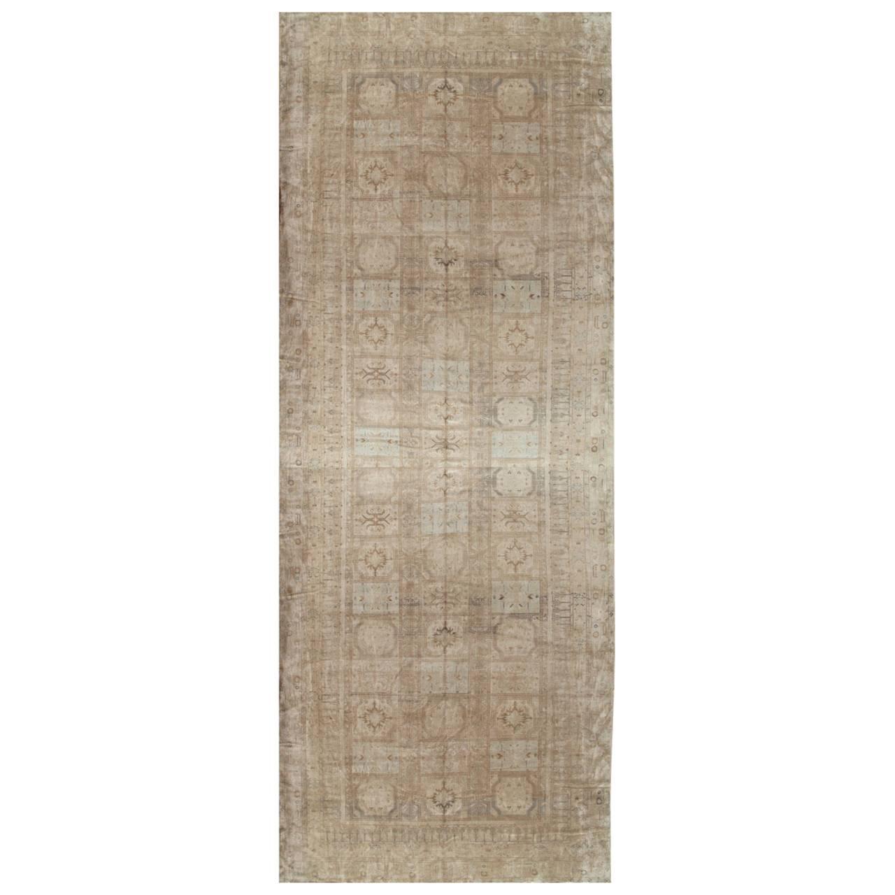 Antiker antiker Khotan-Teppich, handgefertigter orientalischer Teppich, weich, beige, braun, taupefarben