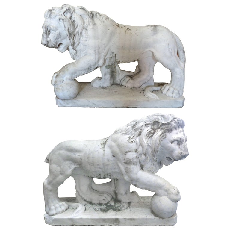 Lifesize 19th Century Pair Of Italian Clical Marble Lion Statue Lifesize 19th Century Pair Of Italian Clical Marble Lion Statue Sculptures For