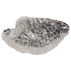 Merveilleux centre de table en forme de coquille de mer en cristal de roche sculpté et taillé