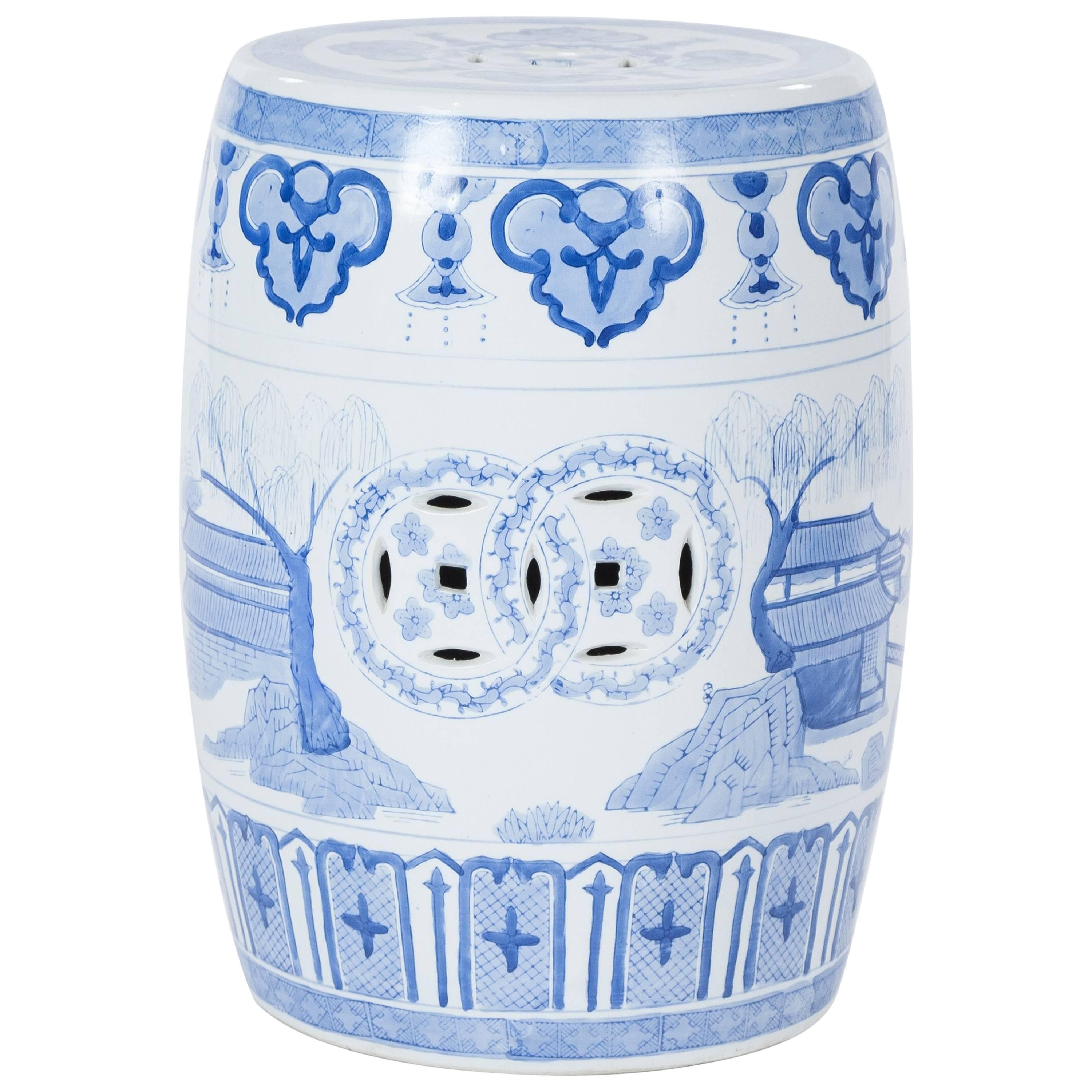 Vintage Traditional Chinese Blue and White Porcelain Garden Stool, 20th Century For Sale