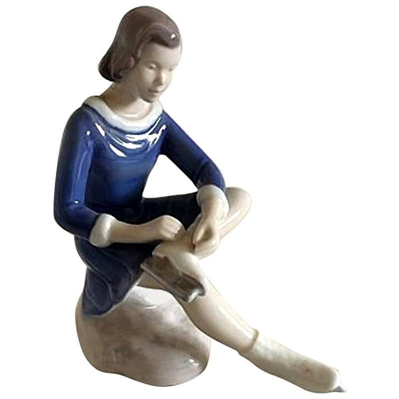 Bing & Grondahl Figurine Girl Skating #2351 For Sale