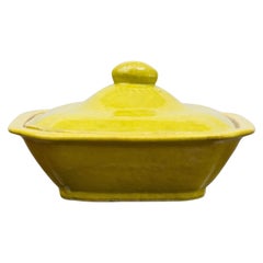 Chinese Porcelain Covered Dish in an Unusual Pistachio Green Glaze, circa 1920