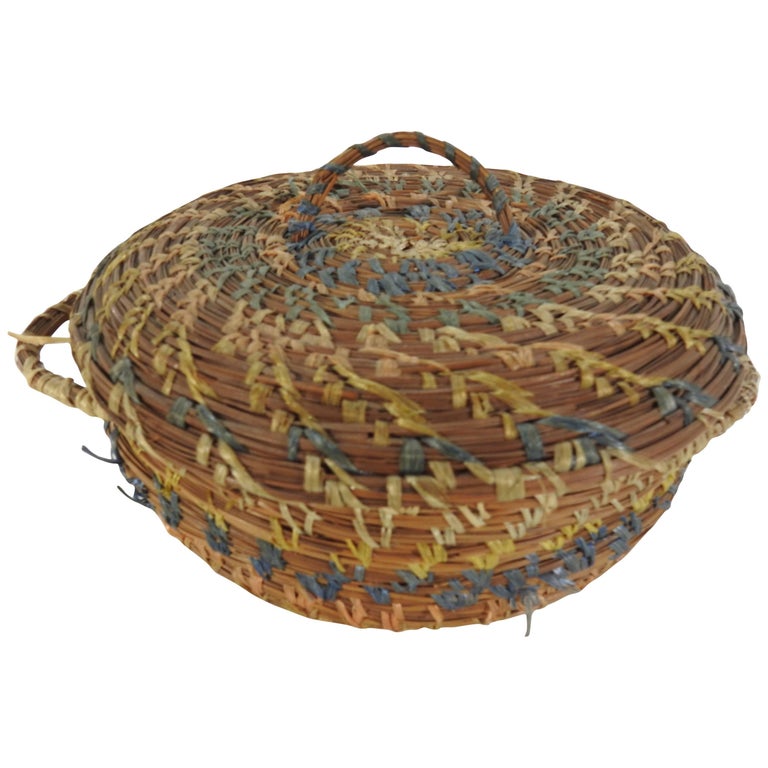 Vintage Chinese Round Pine Needle Basket For Sale at 1stdibs