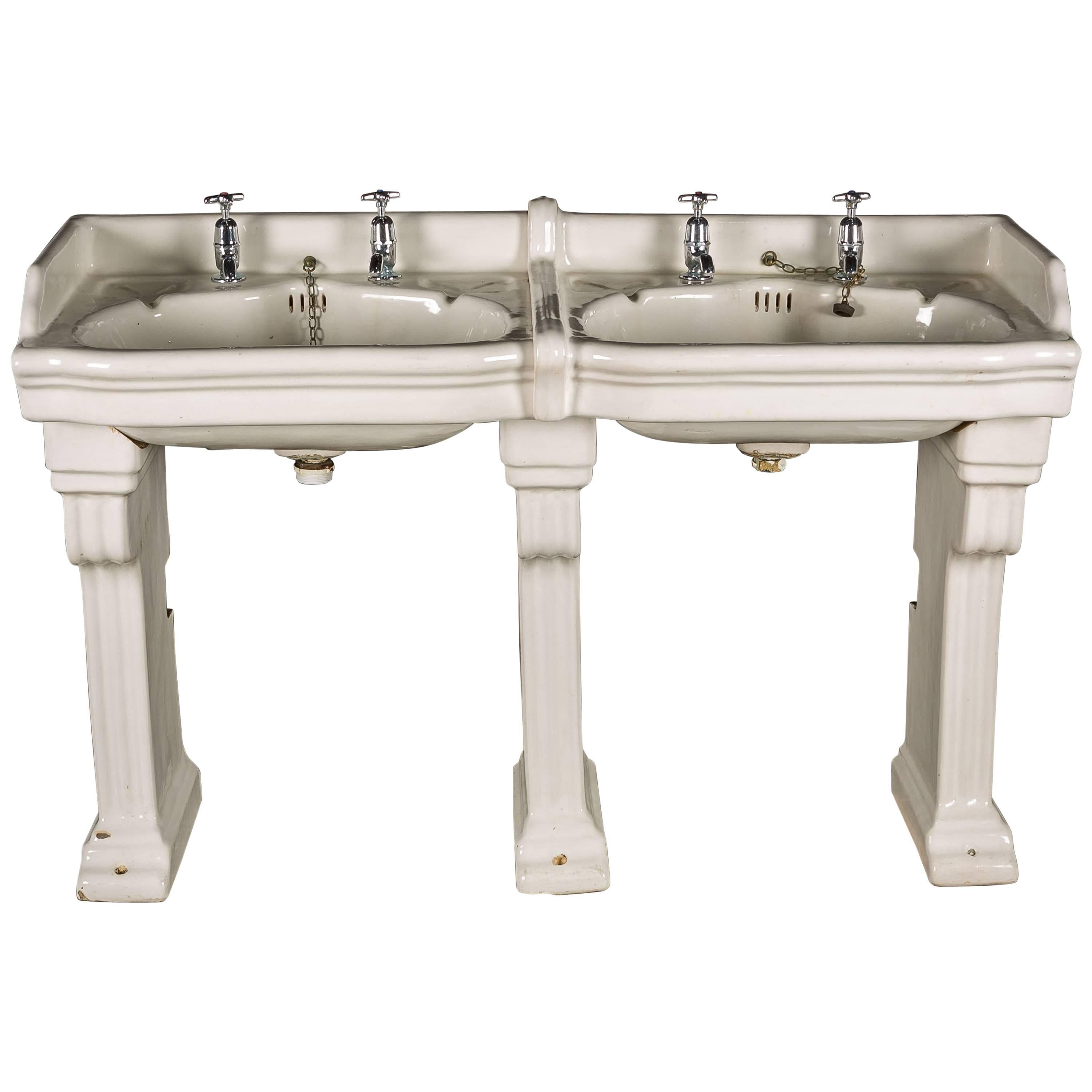 Pair of Interlocking Wash Hand Basins Double Basin on Fluted Ceramic Stands For Sale