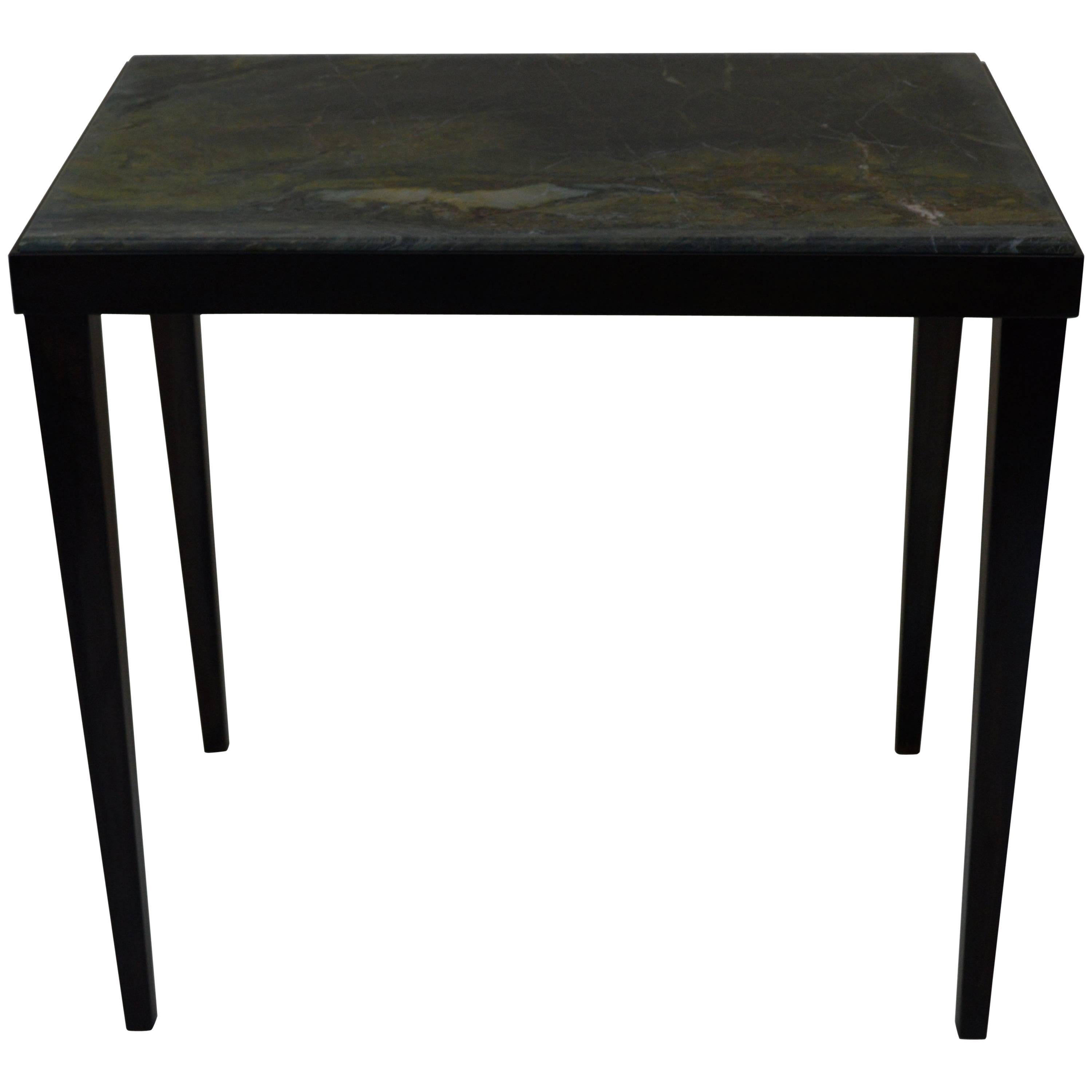 Table d'appoint contemporaine minimaliste en acier noirci et marbre de Scott Gordon