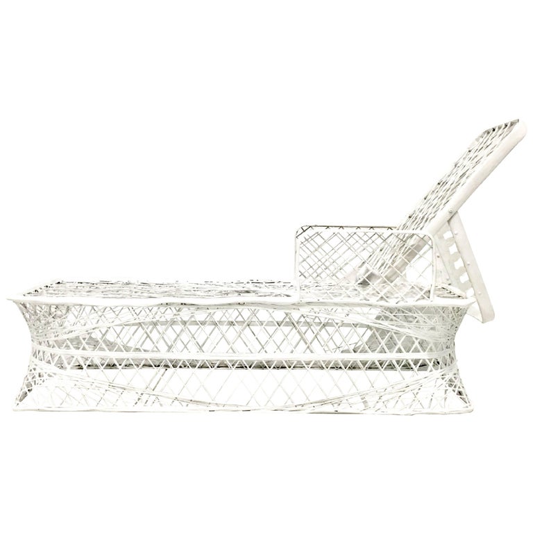 Russell Woodard spun-fiberglass chaise longue, 1960s