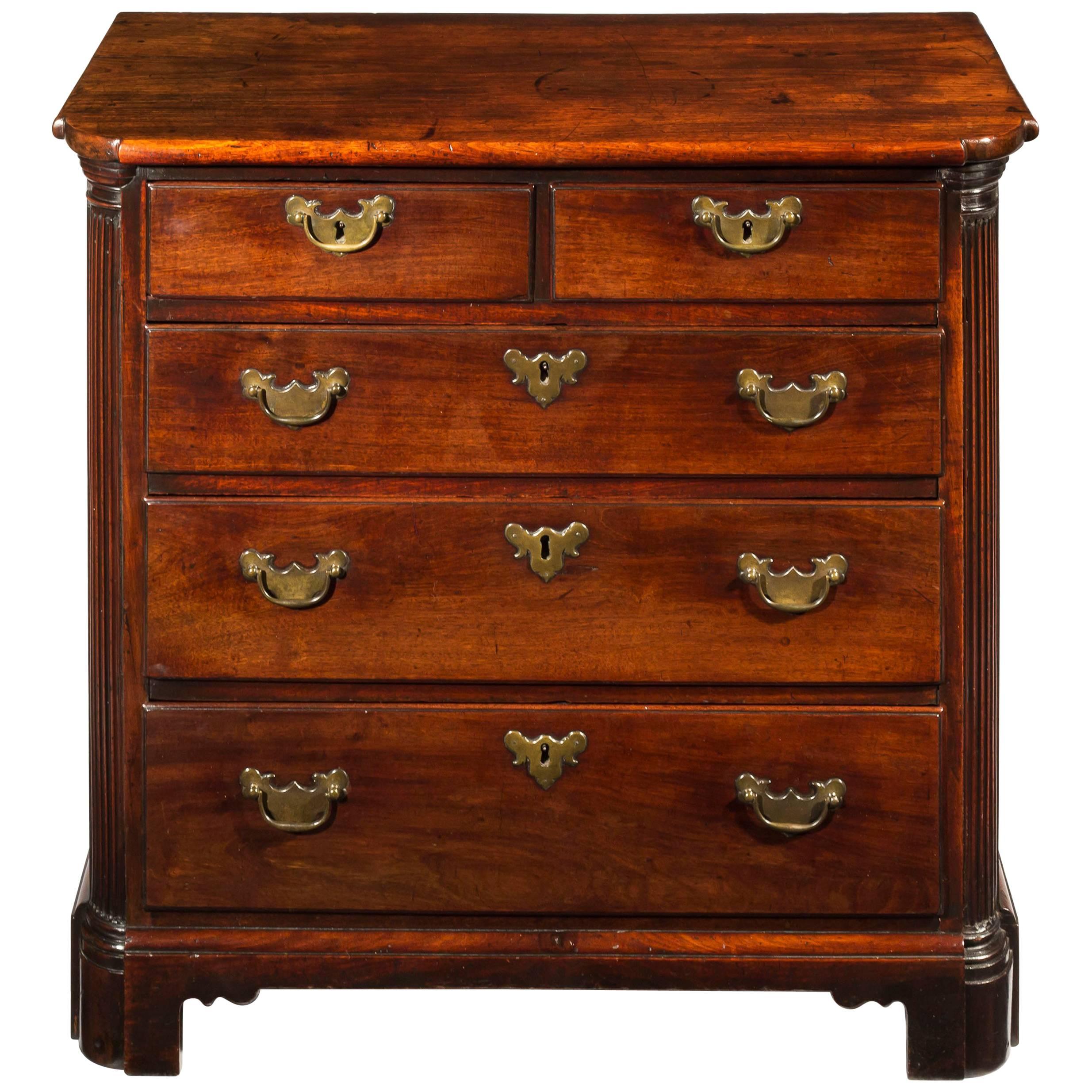 18th Century Small Bachelors Chest of Drawers