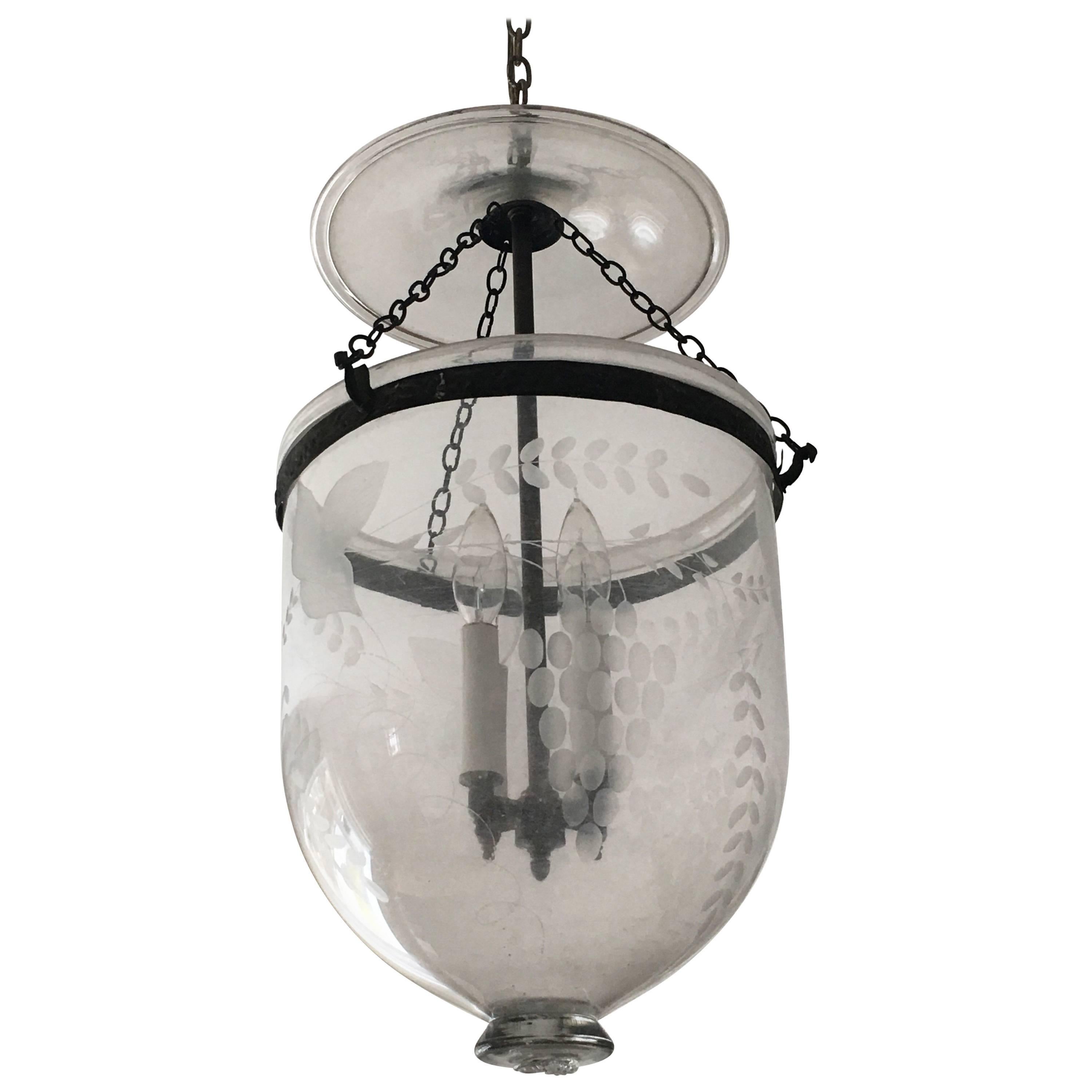 Britische Glockenglaslaterne aus mundgeblasenem, geätztem Glas, 19. Jahrhundert im Angebot