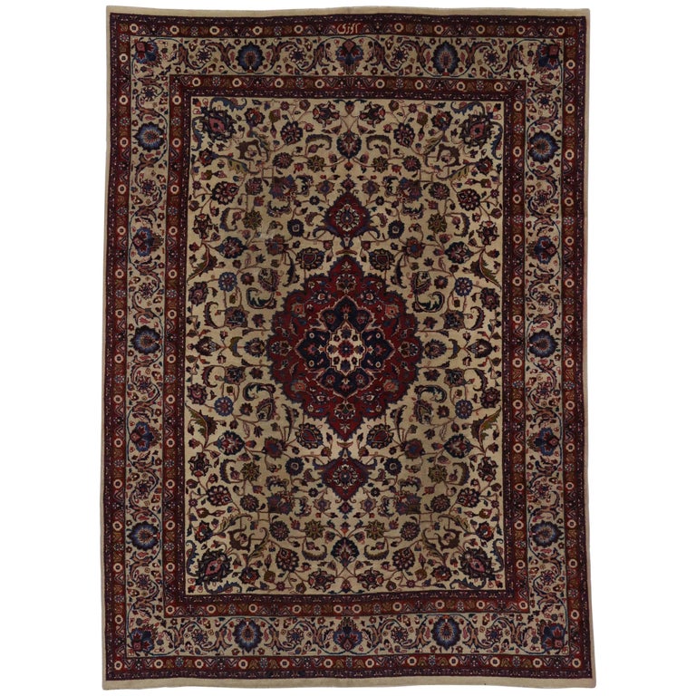 Antique Persian Mashhad Rug with Traditional Style For Sale at 1stdibs