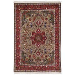 Persischer Täbris-Medaillon-Teppich mit rustikalem, femininem Arts & Crafts-Stil