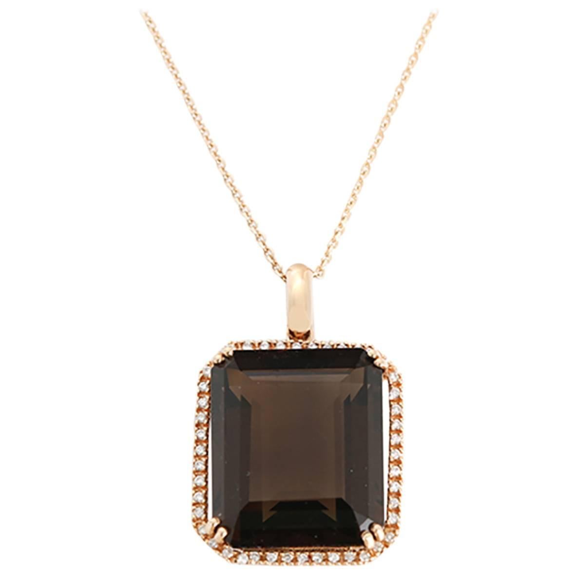 Superbe collier pendentif en or rose, diamants et quartz fumé taille émeraude en vente