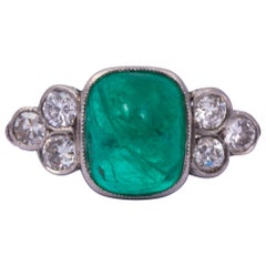 Art Deco Emerald and Diamond 18 Carat White Gold Ring 