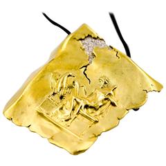 Seidengang Raised Figural Motif Diamond Gold Pendent