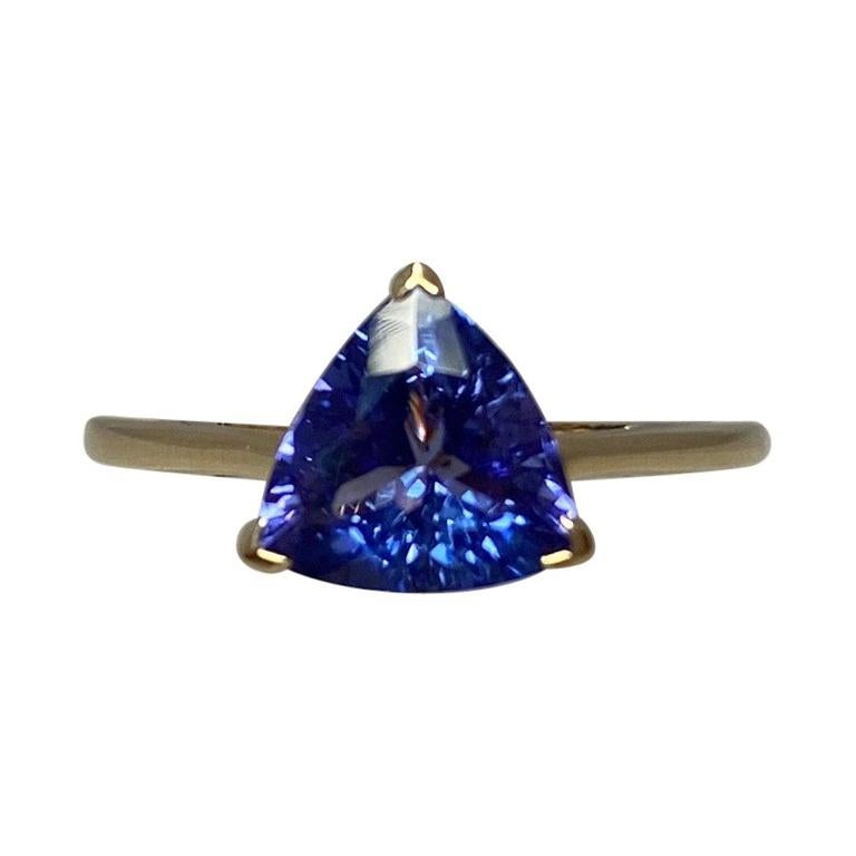 Vivid Blue Violet 1.70 Carat Tanzanite Trillion Triangle Cut Yellow Gold Ring