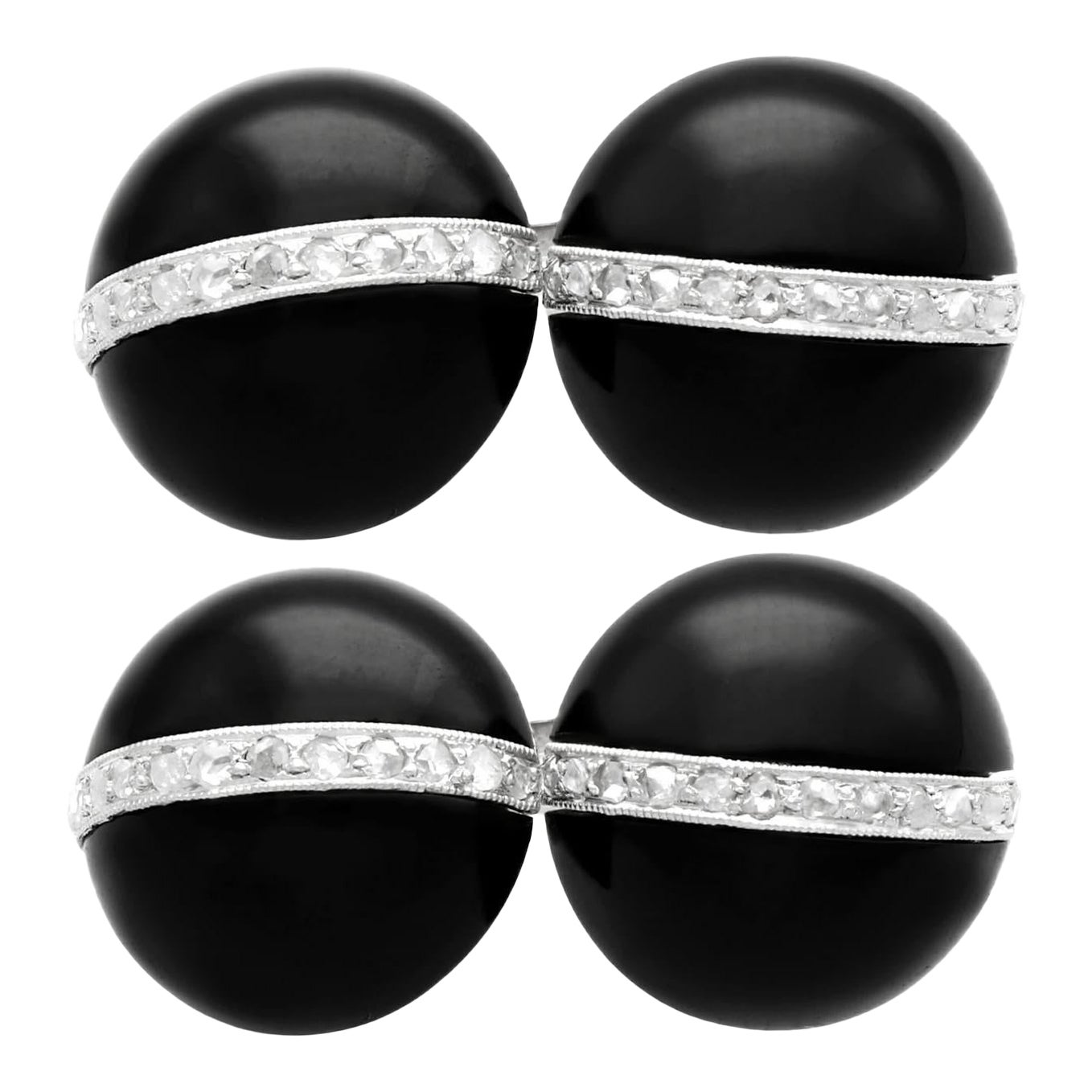 Boutons de manchette Art Déco en onyx noir et diamant en or blanc Circa 1920