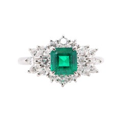 0.90 Carat Vivid Green Colombian Emerald Ring Set in Platinum