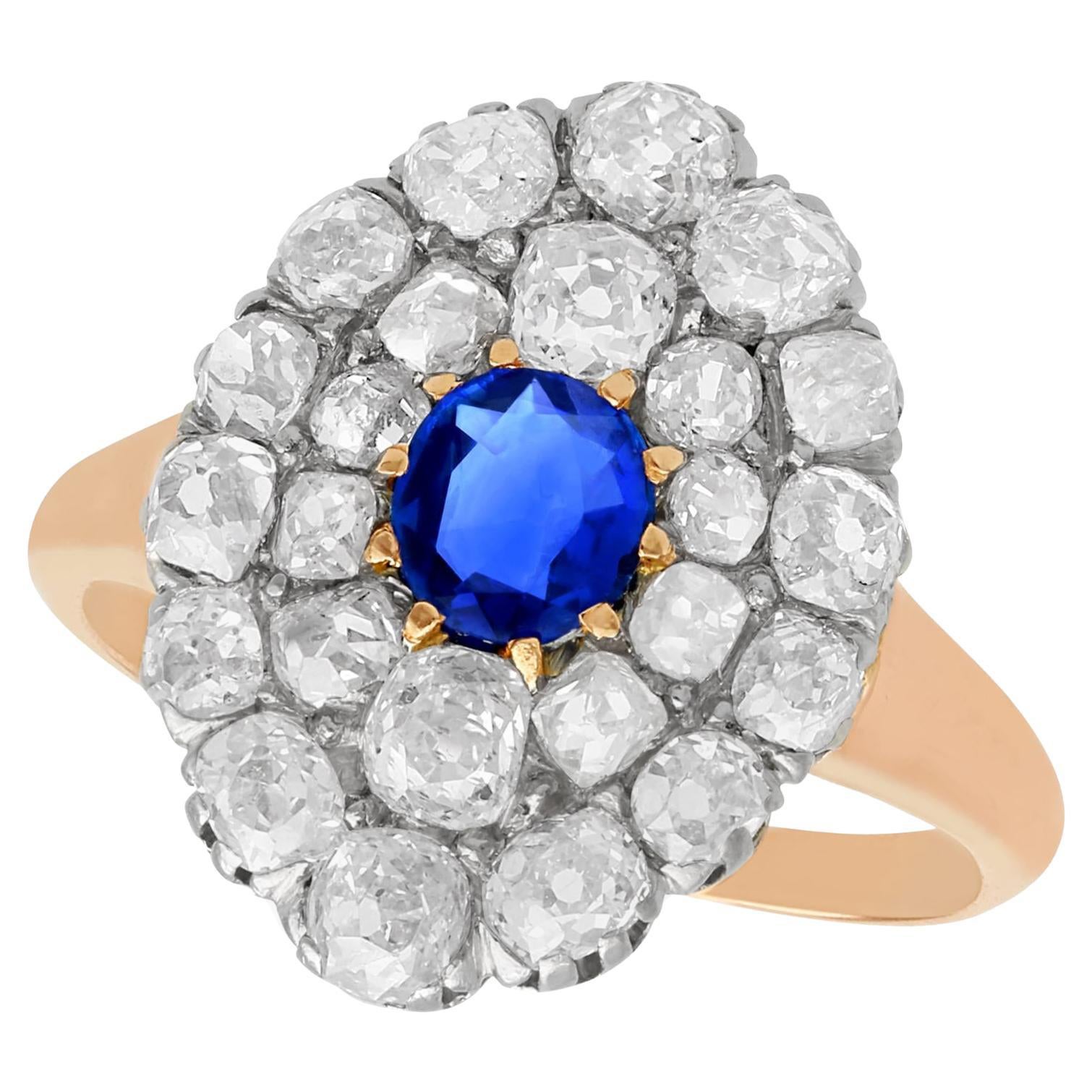 Anillo en racimo de oro rosa con zafiro antiguo y diamantes de 2,76 quilates en venta