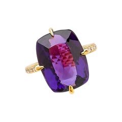 18 Karat Yellow Gold Engagement Ring Set with 10.69 Carat Amethyst and Diamonds