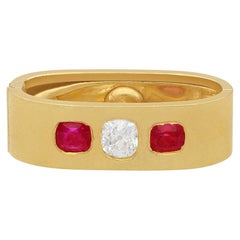 Écharpe ou pince Cravat des années 1900 en or jaune 18 carats avec diamants et rubis