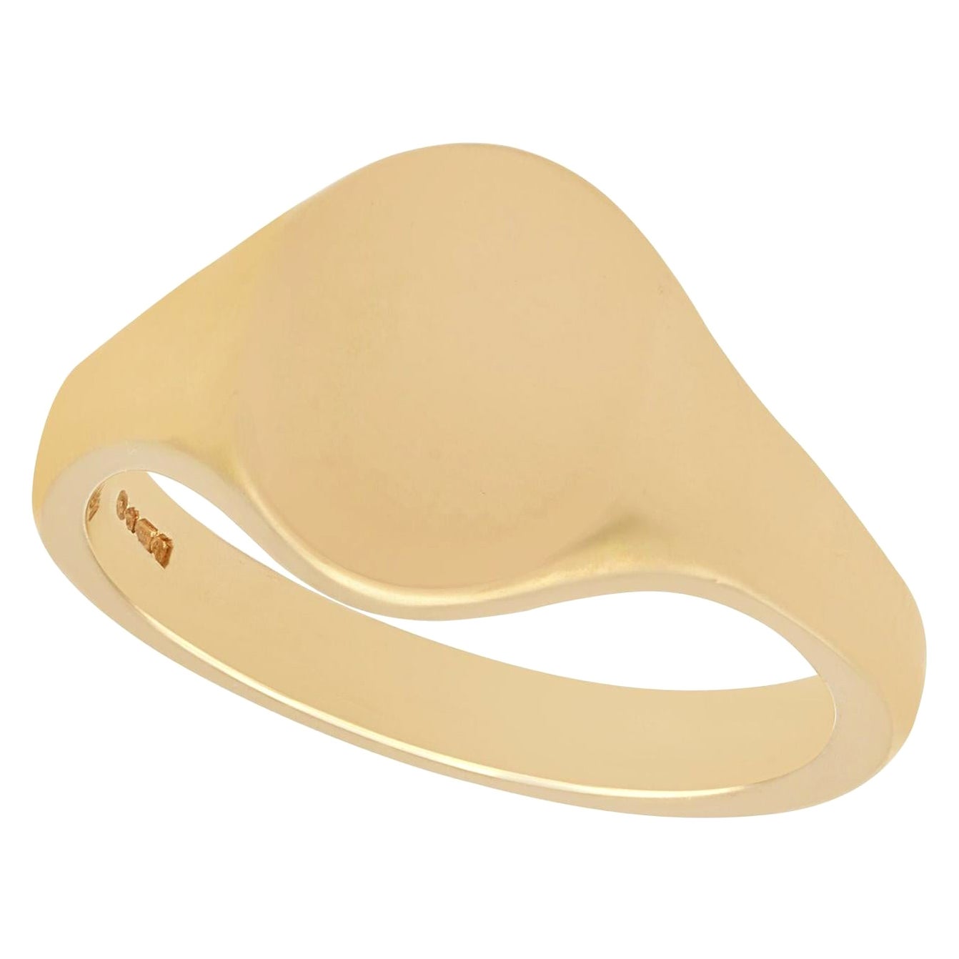 Vintage 1990s 9ct Yellow Gold Signet Ring For Sale